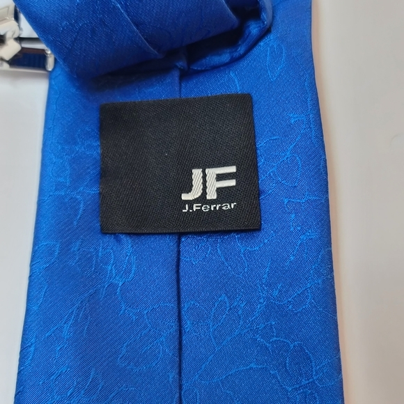 J.Ferrar Blue Tie. New Without Tags. Comes with Tie Clip. - Picture 3 of 7
